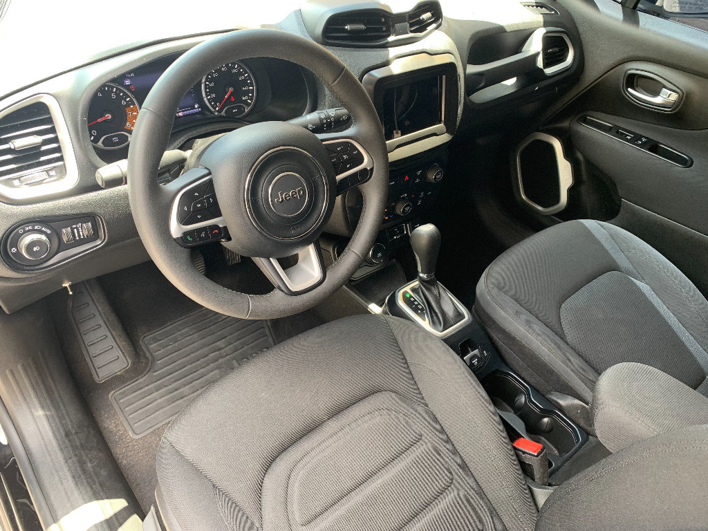 Used 2021 Jeep Renegade Latitude AWD/4WD image 12