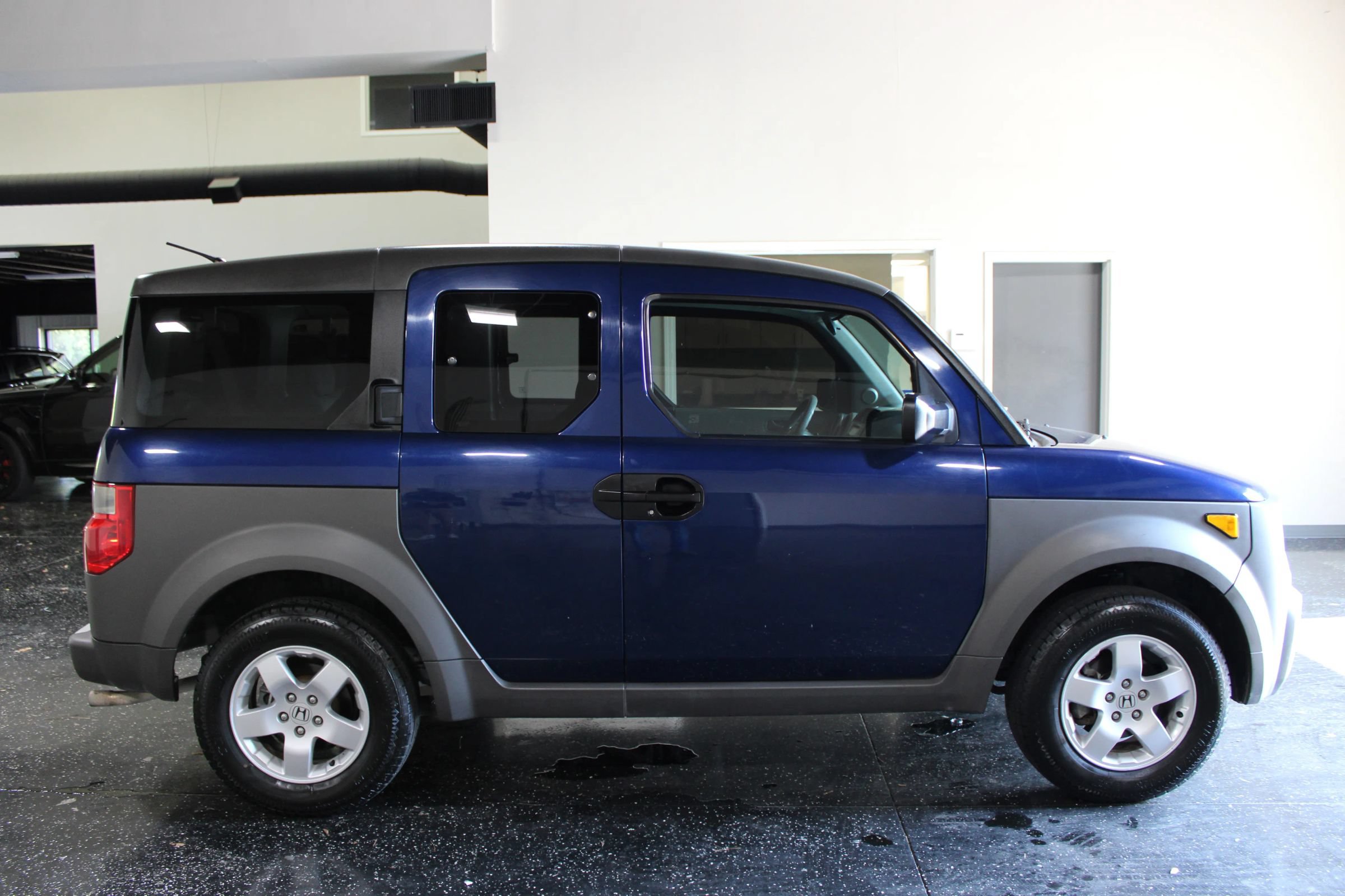 Used 2003 Honda Element EX image 2