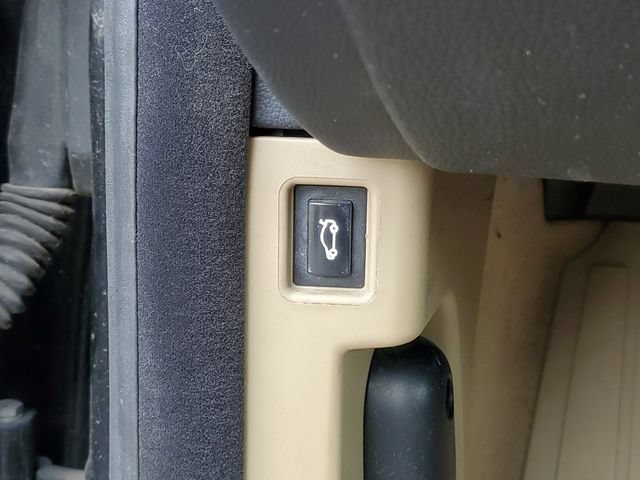 Used 2006 BMW 650i Convertible RWD image 15