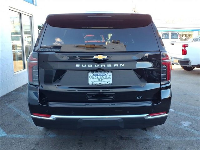 Used 2025 Chevrolet Suburban LT w/ Sun And Tow Package image 5