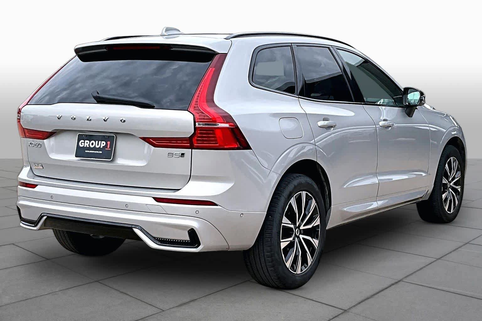 Used 2025 Volvo XC60 B5 Plus AWD/4WD image 13
