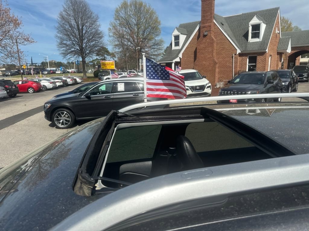 Used 2019 Jeep Cherokee Limited image 13