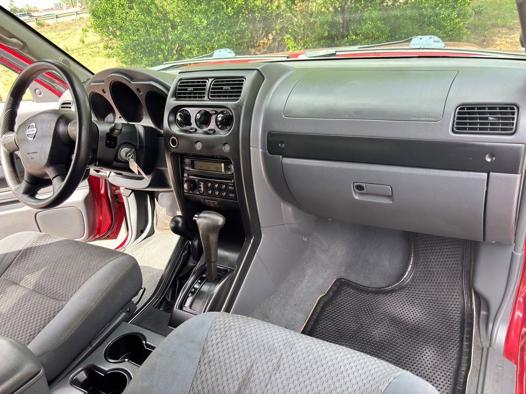 Used 2002 Nissan Xterra XE image 38