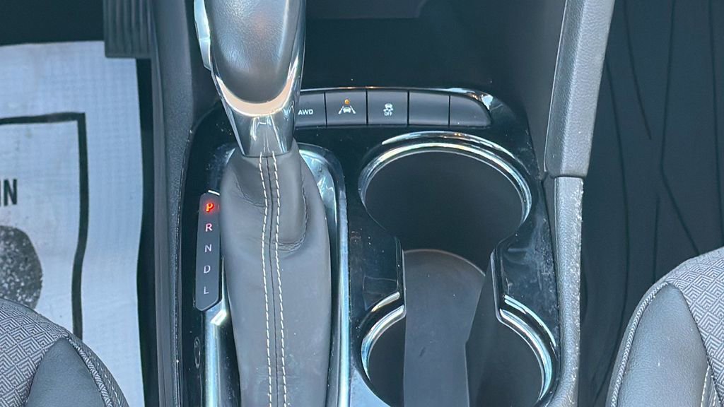 Used 2023 Buick Encore GX Select image 19