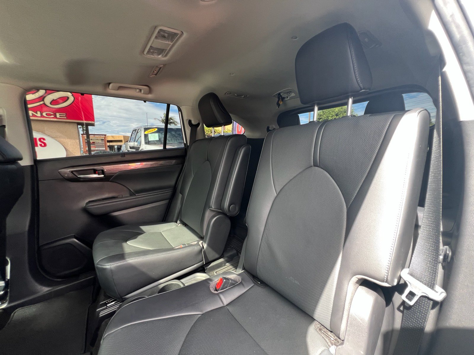 Used 2023 Toyota Highlander Limited FWD image 37