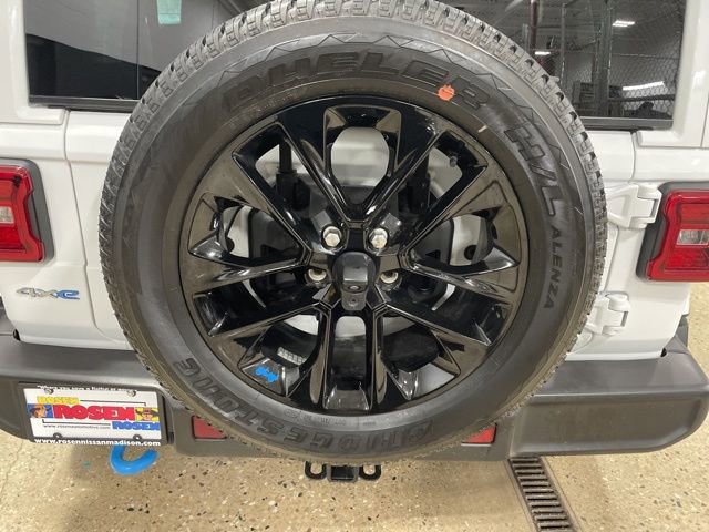 Used 2023 Jeep Wrangler Unlimited Sahara w/ Cold Weather Group image 38