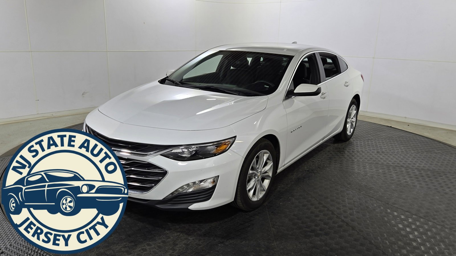 Used 2024 Chevrolet Malibu LT image 3