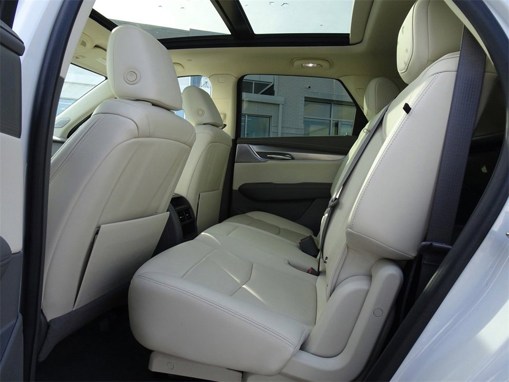 Certified 2023 Cadillac XT5 Premium Luxury w/ LPO, Floor Liner Package image 16
