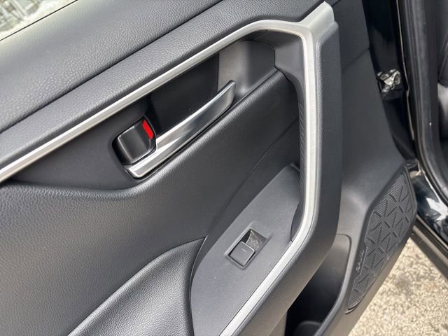Used 2023 Toyota RAV4 XLE Premium image 20