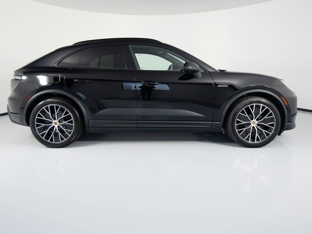 New 2026 Porsche Macan 4 Electric AWD/4WD image 11