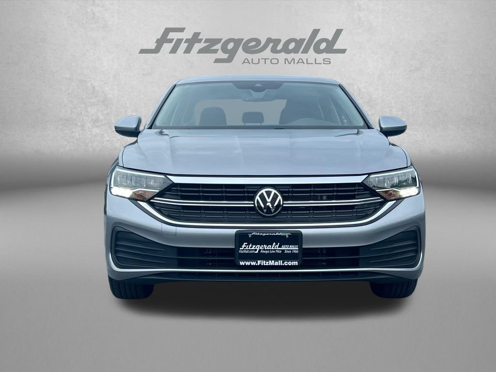Used 2024 Volkswagen Jetta SE FWD image 6