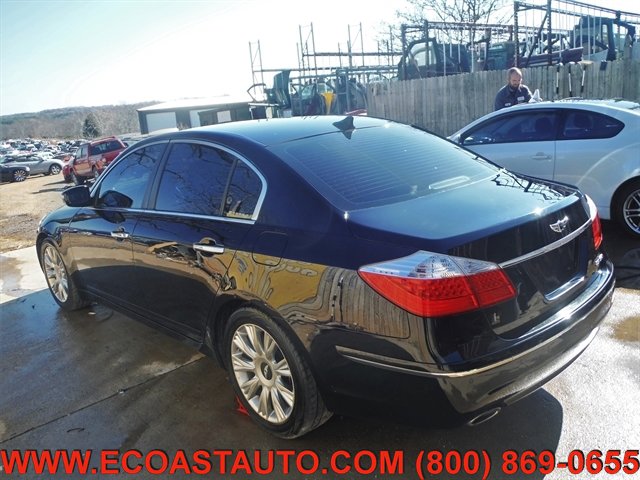Used 2009 Hyundai Genesis 3.8 w/ Technology Pkg 4 RWD image 4