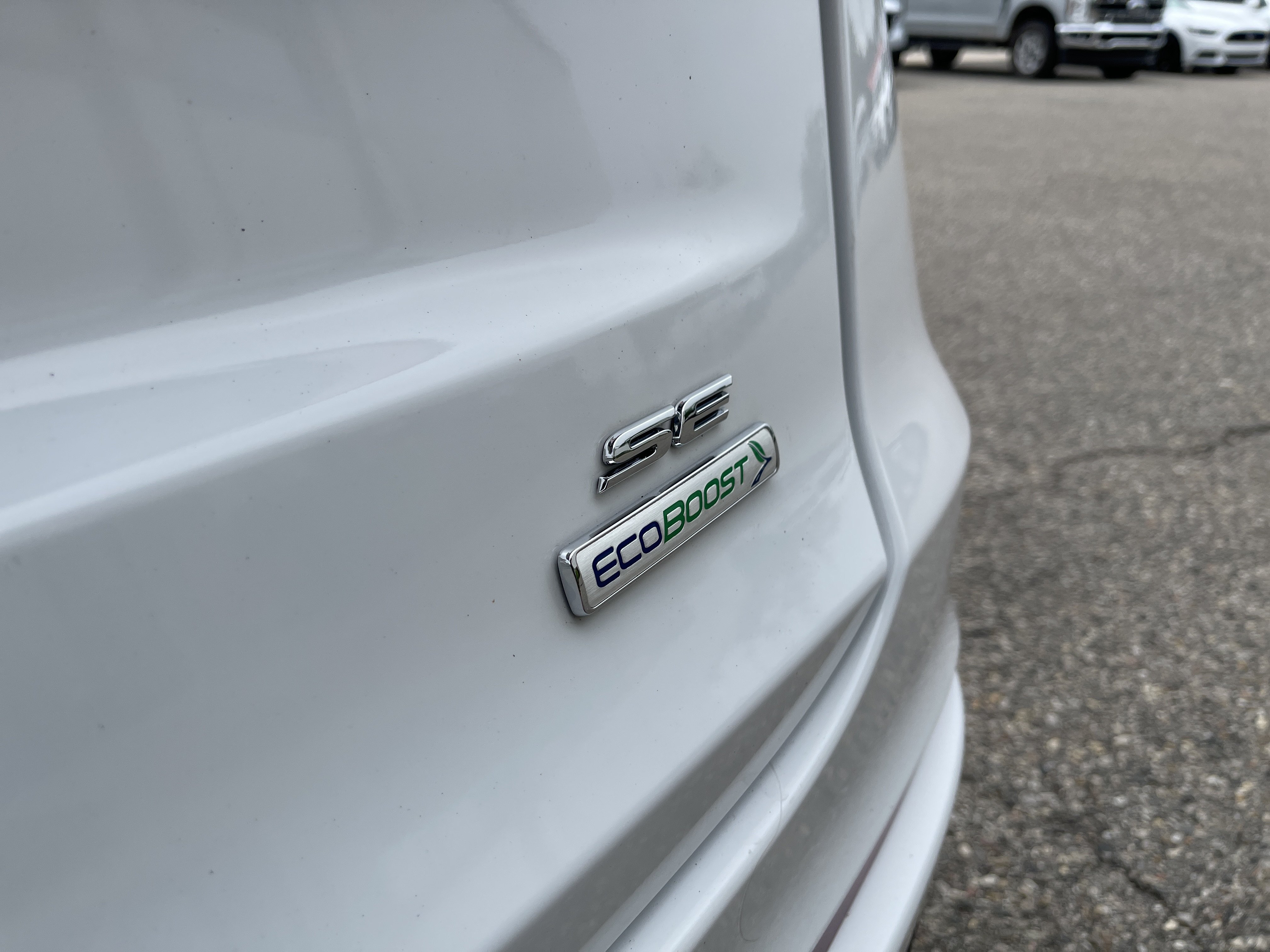 Used 2019 Ford Fusion SE FWD image 25