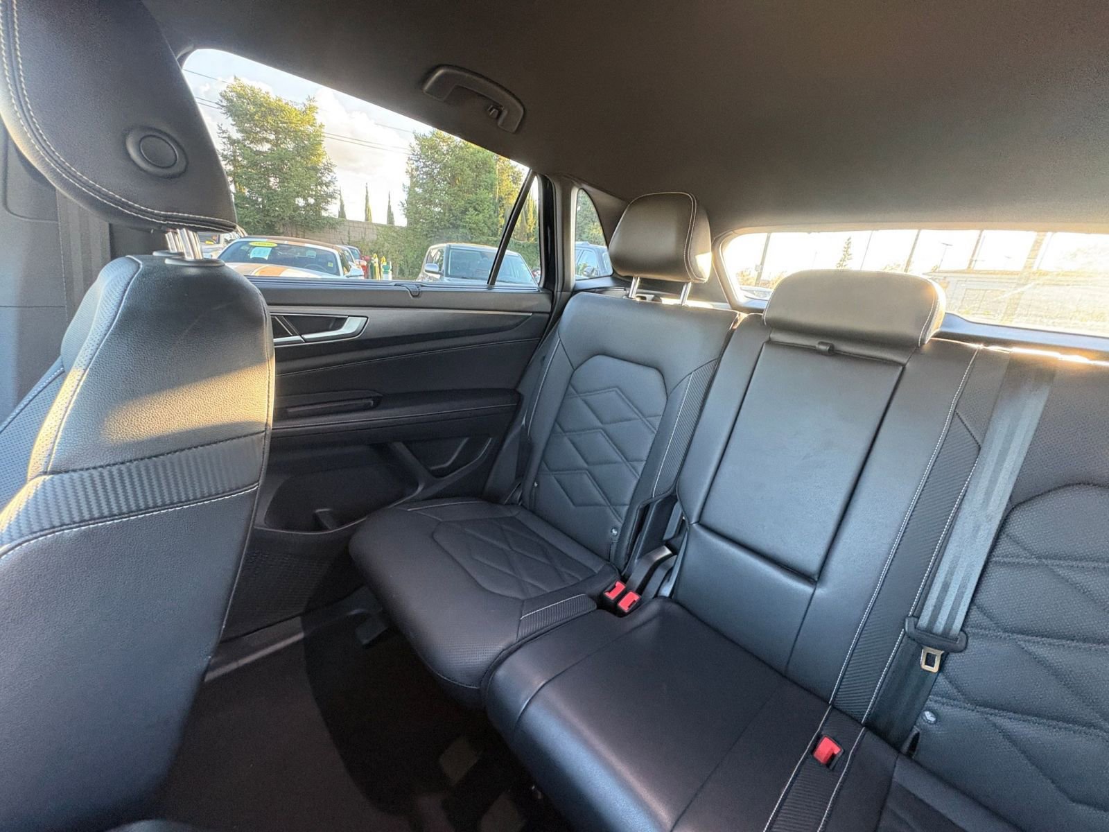 Used 2025 Volkswagen Atlas Cross Sport SE image 41