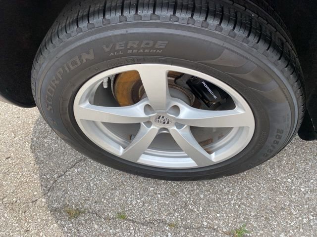 Used 2018 Porsche Macan image 32