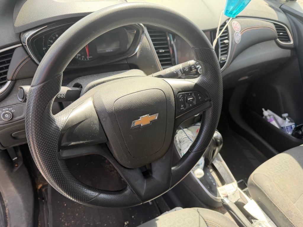 Used 2020 Chevrolet Trax LS FWD image 5