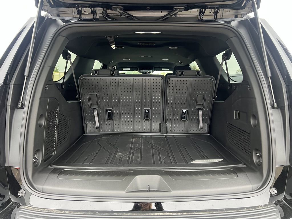 New 2026 Chevrolet Suburban LS image 10