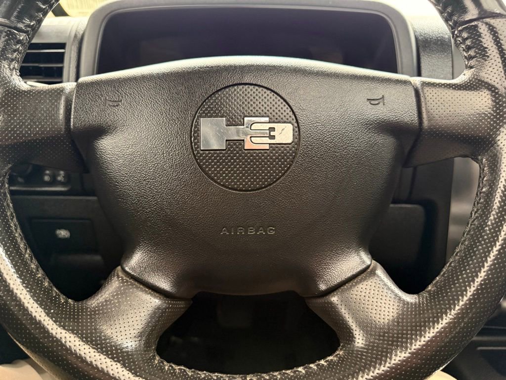 Used 2009 HUMMER H3T image 37