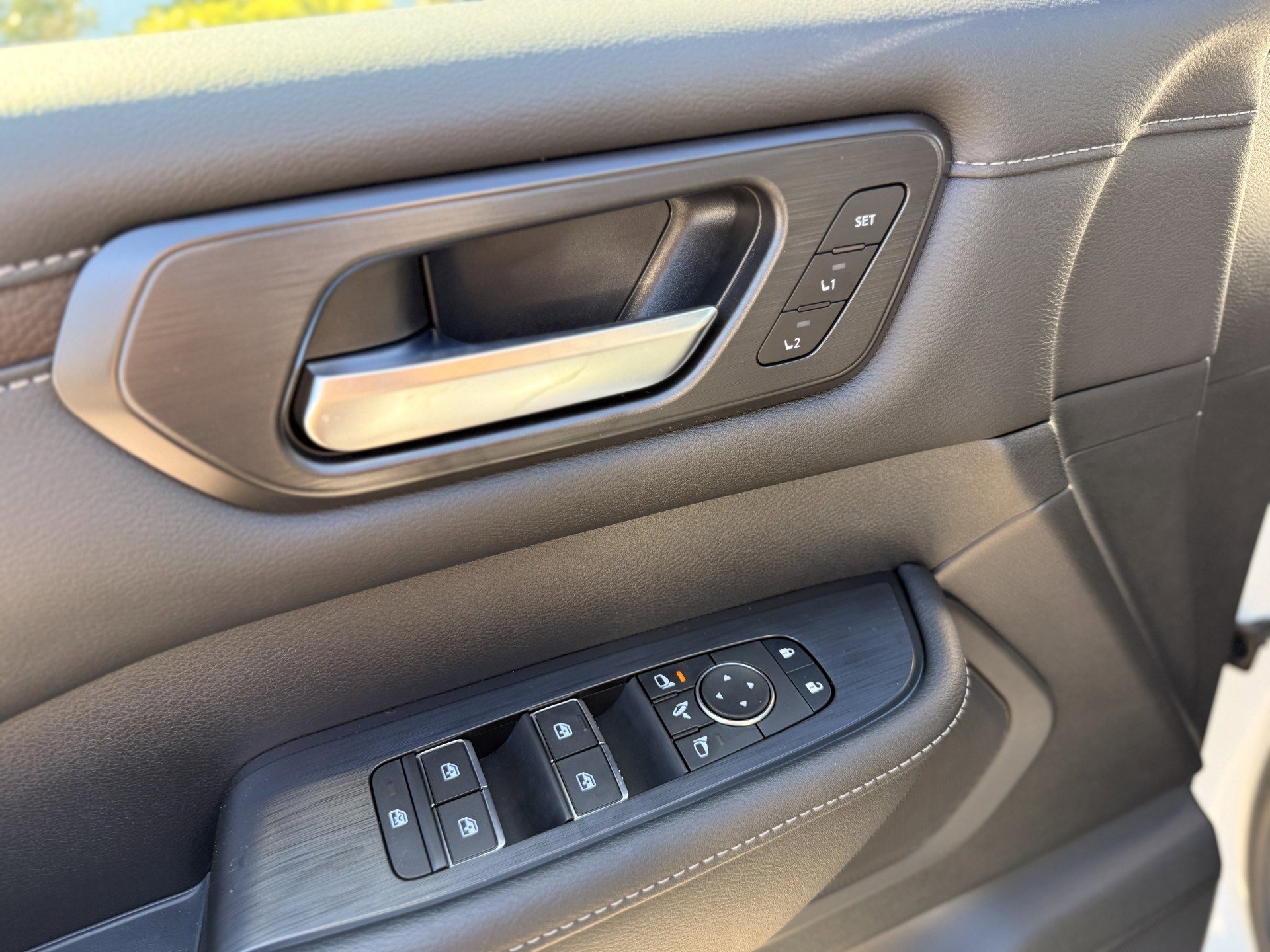 New 2026 Nissan Armada SL image 12