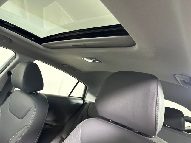 Used 2020 Hyundai Ioniq Limited image 12