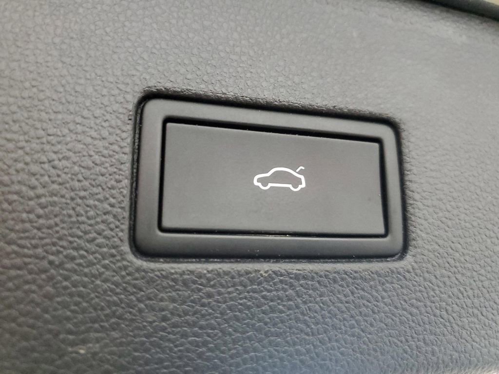 Certified 2023 Volkswagen Atlas SE image 15