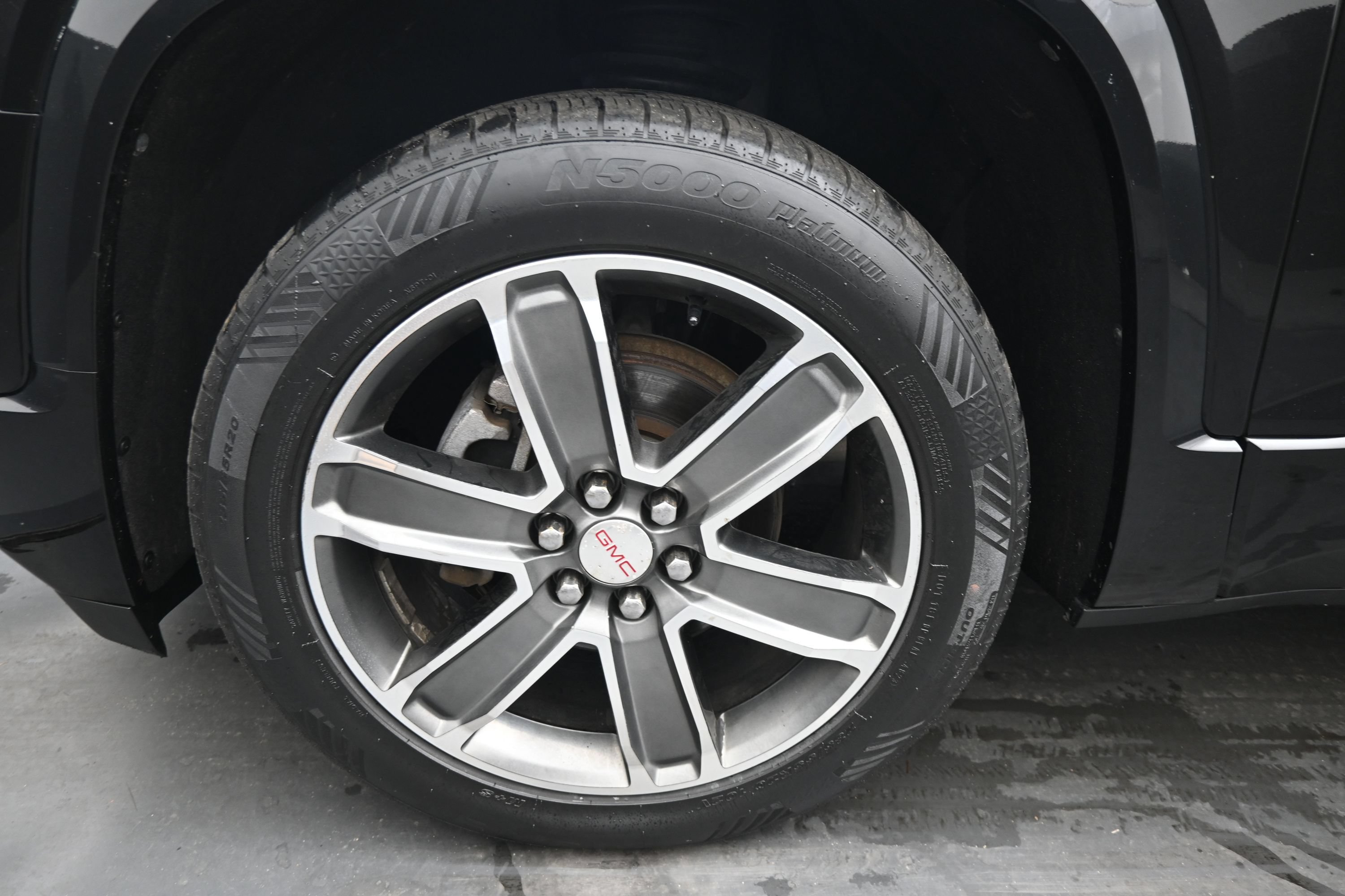 Used 2018 GMC Acadia Denali w/ Technology Package AWD/4WD image 11