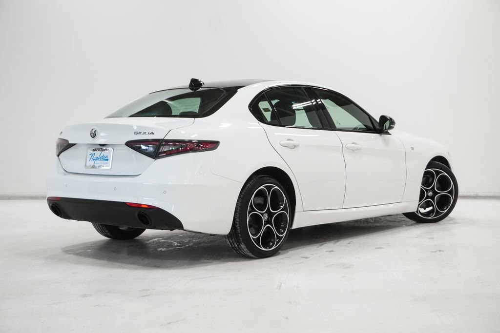Used 2024 Alfa Romeo Giulia Ti image 34