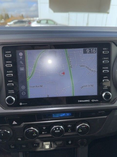 Used 2023 Toyota Tacoma TRD Off-Road w/ Advanced Technology Package image 3