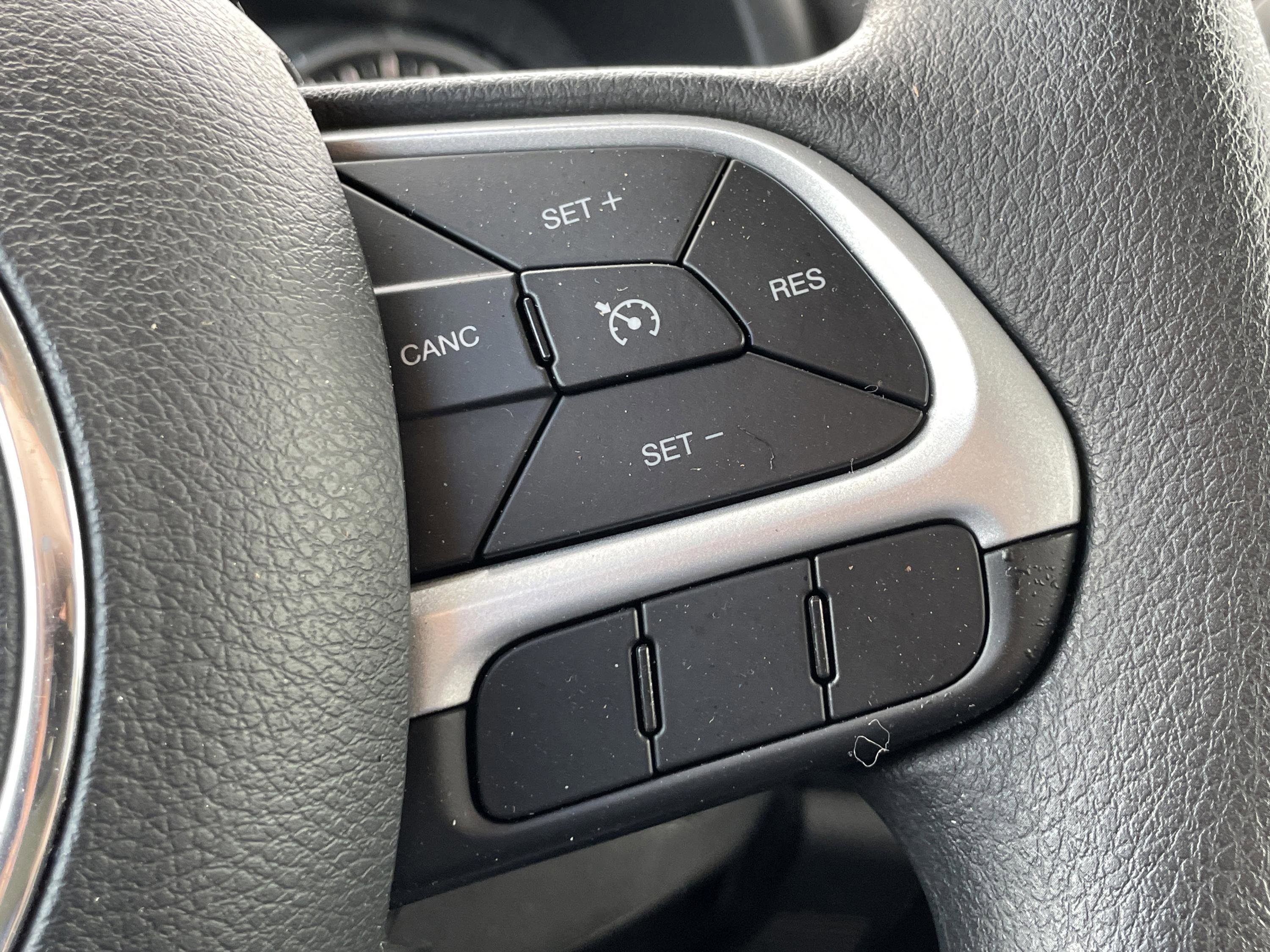 Used 2020 Jeep Renegade Sport w/ Sport Appearance Group AWD/4WD image 15