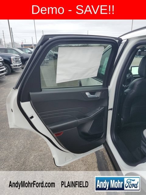 New 2025 Ford Escape SE w/ PHEV Premium Package FWD image 16