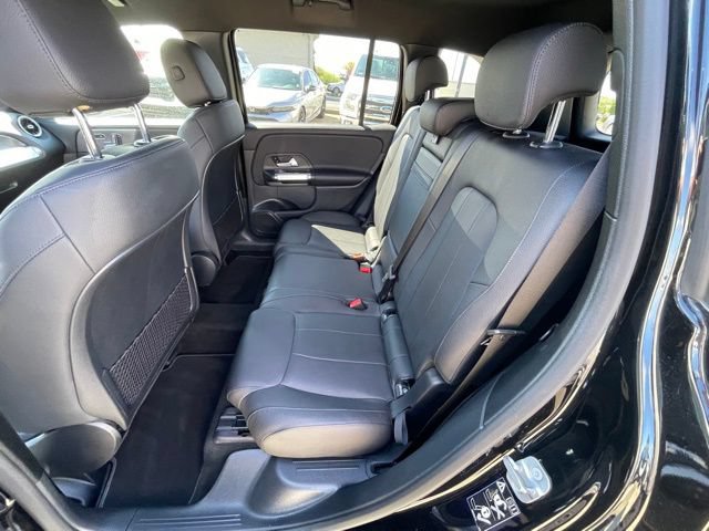 Used 2023 Mercedes-Benz GLB 250 4MATIC w/ Premium Package image 18