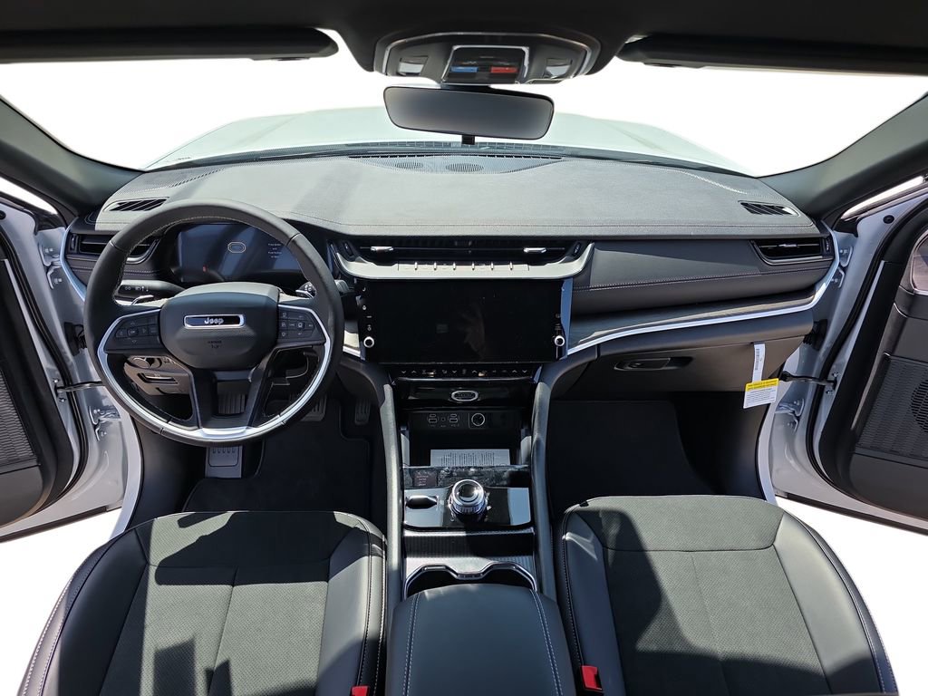 New 2026 Jeep Grand Cherokee L 4WD image 9