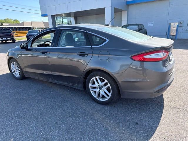 Used 2016 Ford Fusion SE w/ Equipment Group 202A FWD image 15