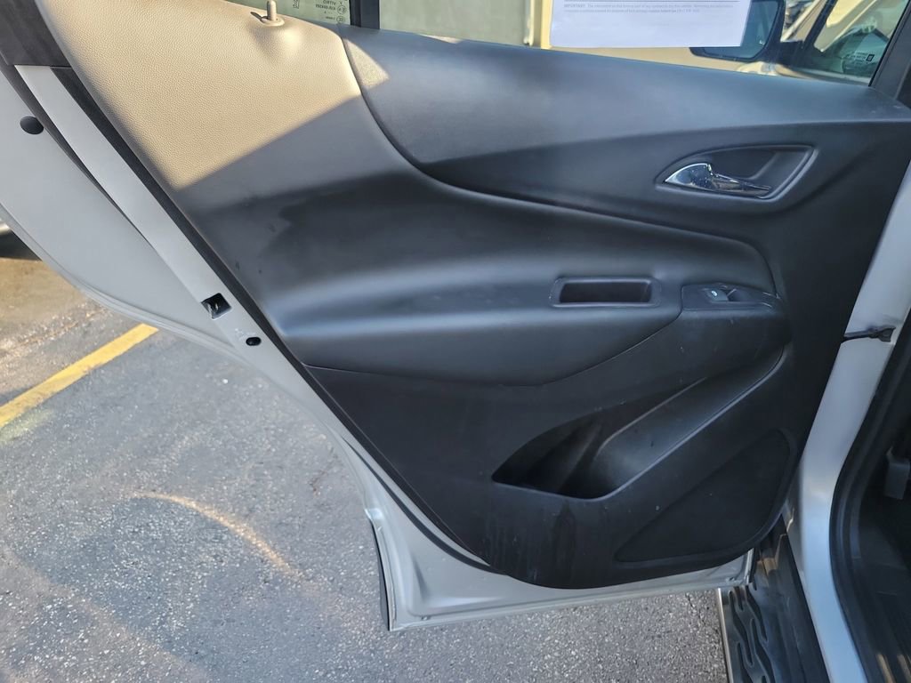 Used 2019 Chevrolet Equinox LT FWD image 18