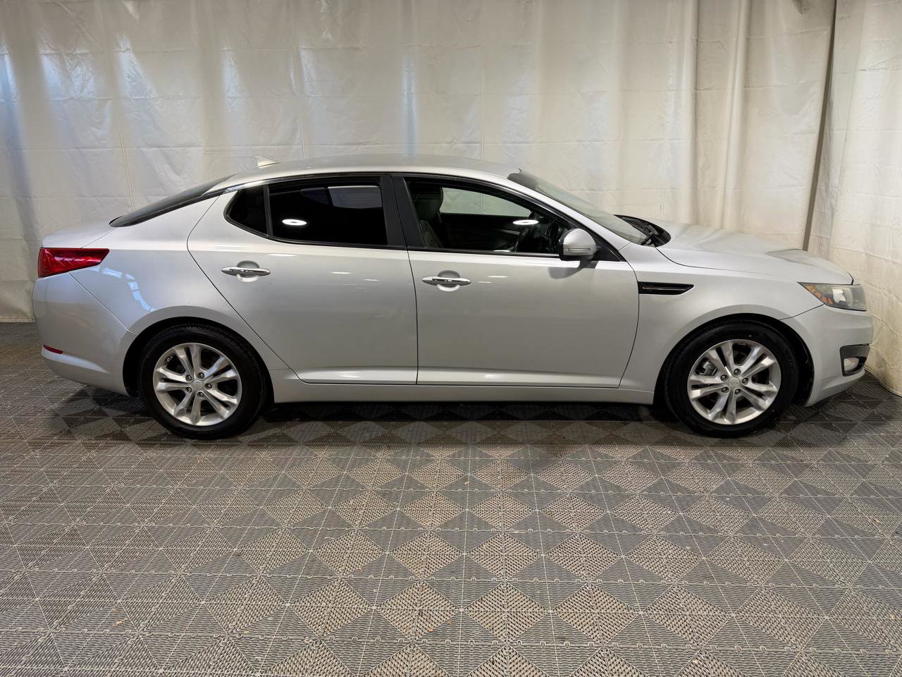 Used 2013 Kia Optima LX image 9