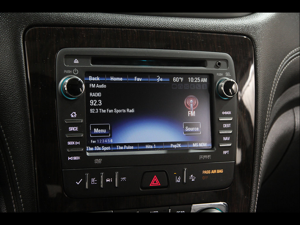 Used 2016 Chevrolet Traverse LTZ AWD/4WD image 10
