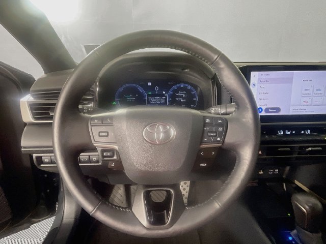 Used 2025 Toyota Camry XSE FWD image 12