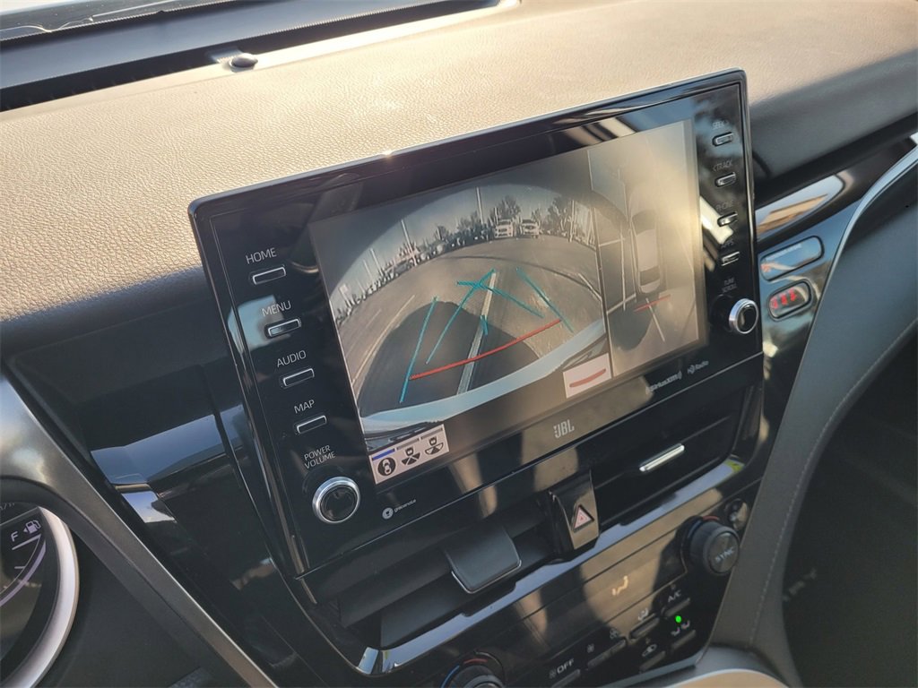 Used 2021 Toyota Camry XLE image 14