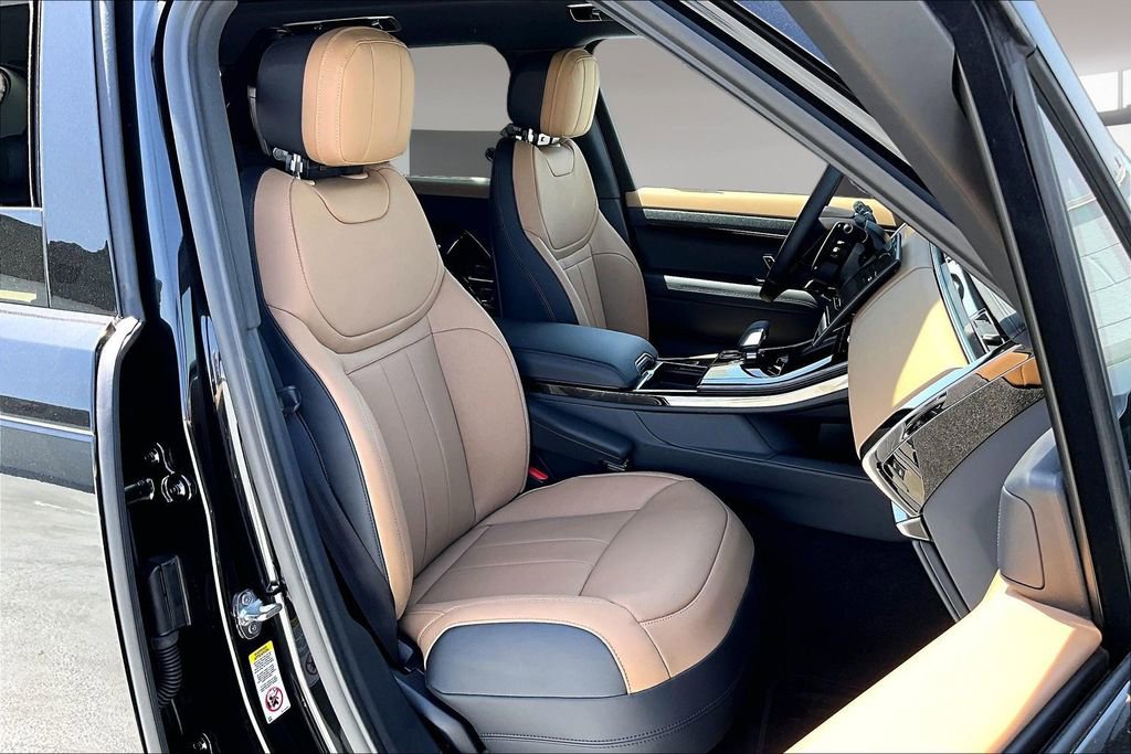 New 2026 Land Rover Range Rover Sport Dynamic SE AWD/4WD image 11
