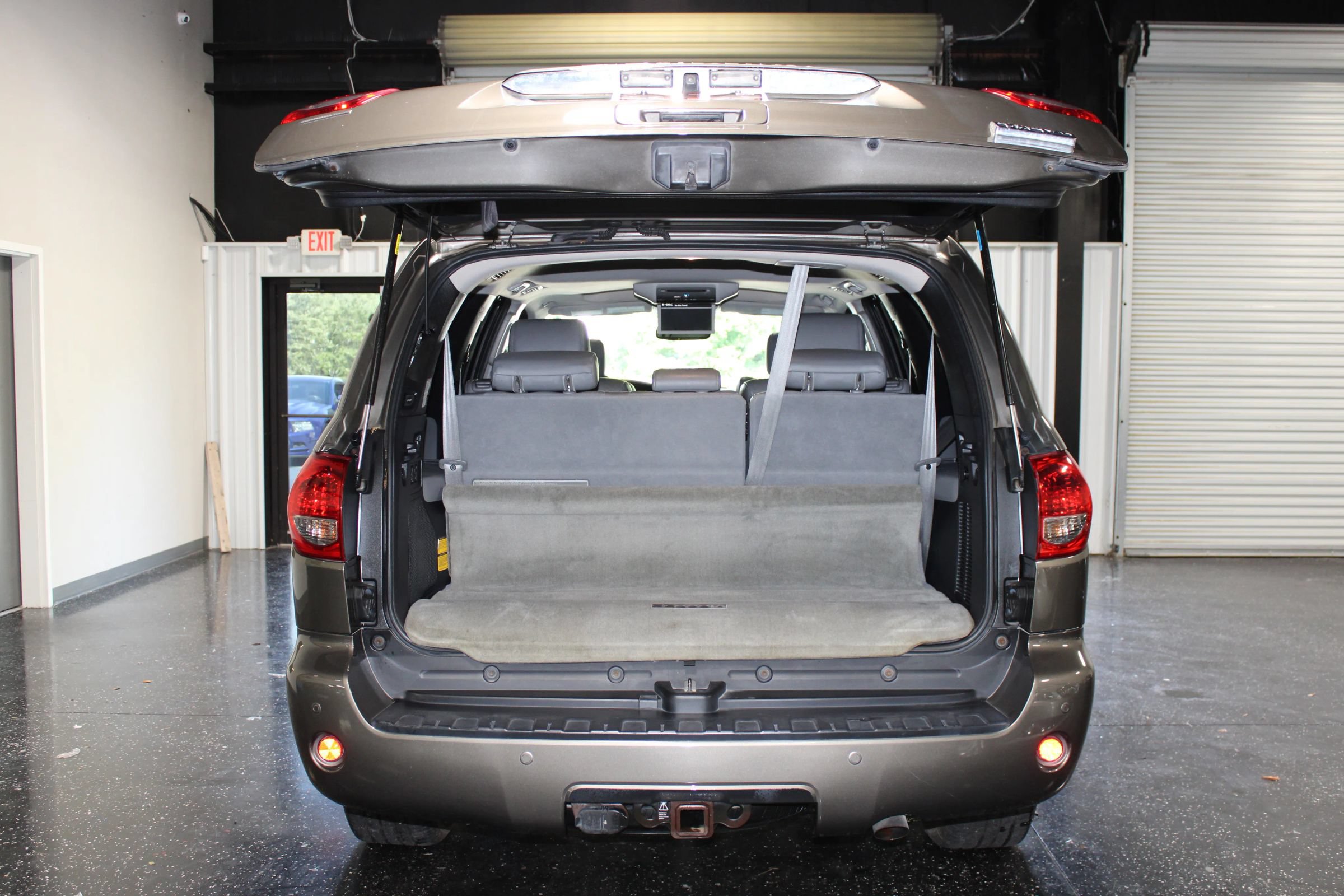 Used 2014 Toyota Sequoia Platinum RWD image 42
