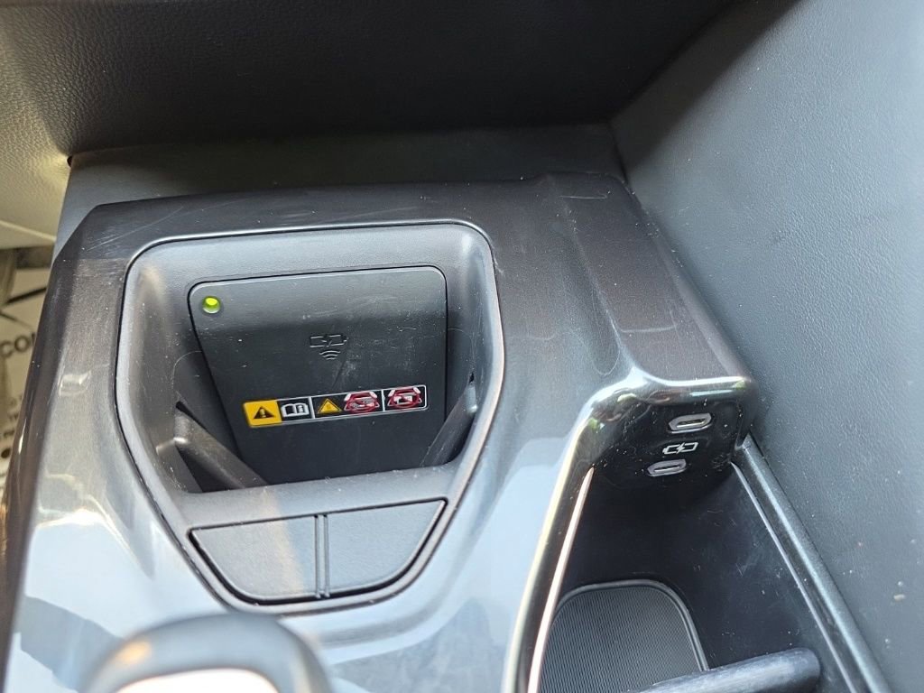 Used 2024 Toyota Crown AWD/4WD image 28