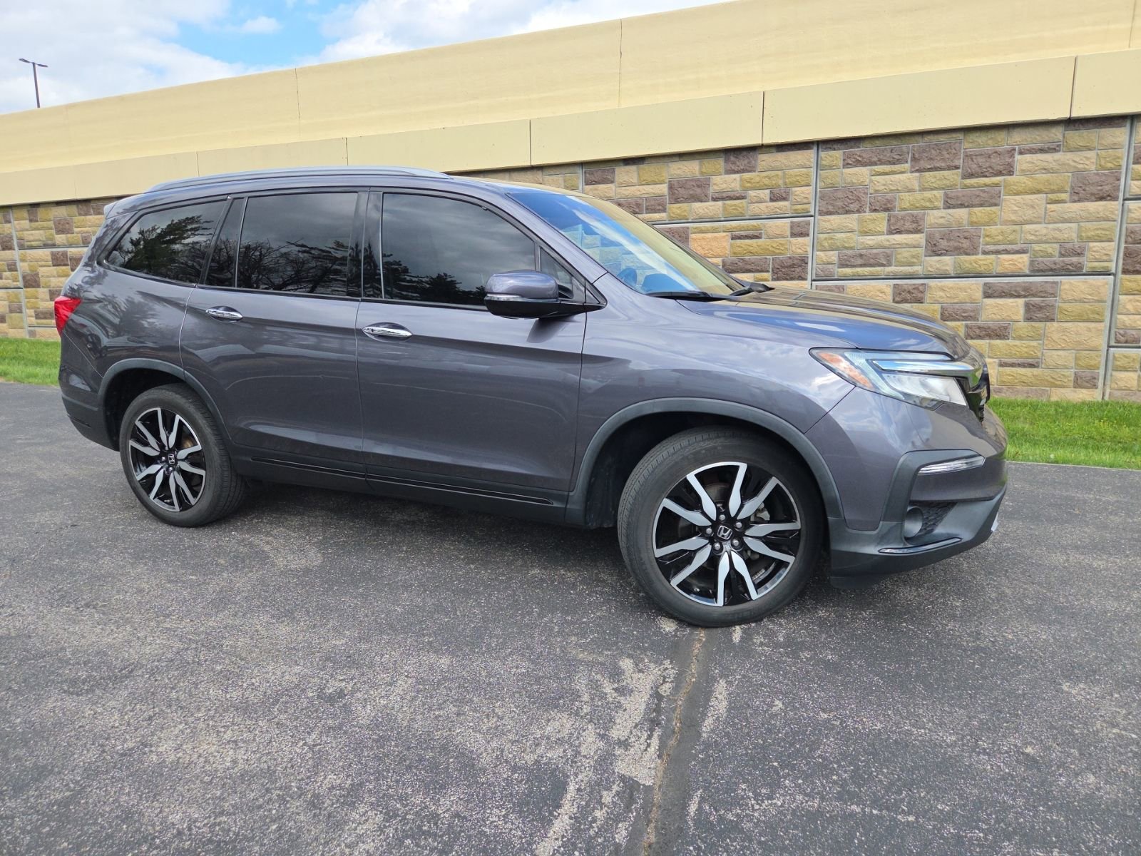Used 2021 Honda Pilot Touring image 1