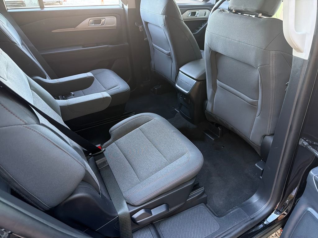 Used 2025 Ford Explorer Active image 35
