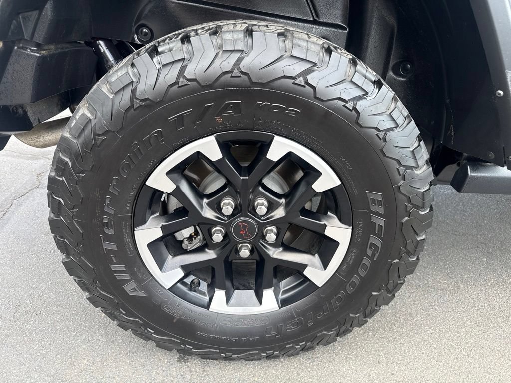 Used 2024 Jeep Wrangler Unlimited Rubicon w/ Convenience Group AWD/4WD image 10