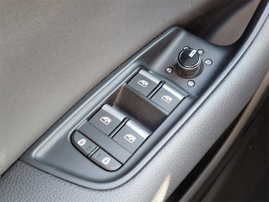 Used 2019 Audi Q8 Prestige image 25