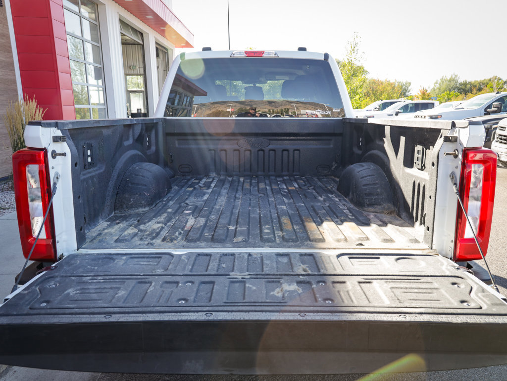 Used 2024 Ford F250 XLT w/ FX4 Off-Road Package AWD/4WD image 5
