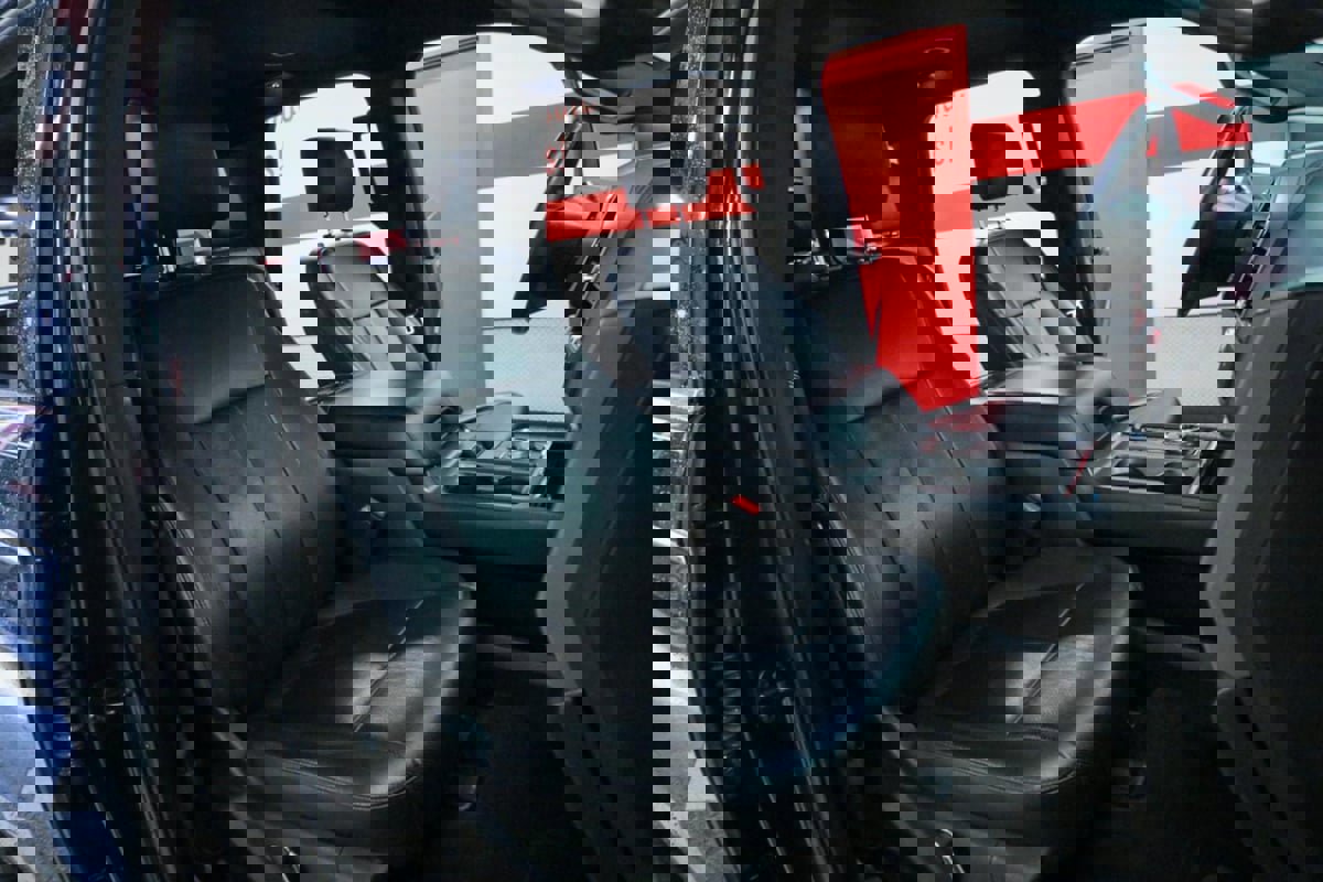 Used 2019 Ford Expedition XLT w/ Equipment Group 202A RWD image 24