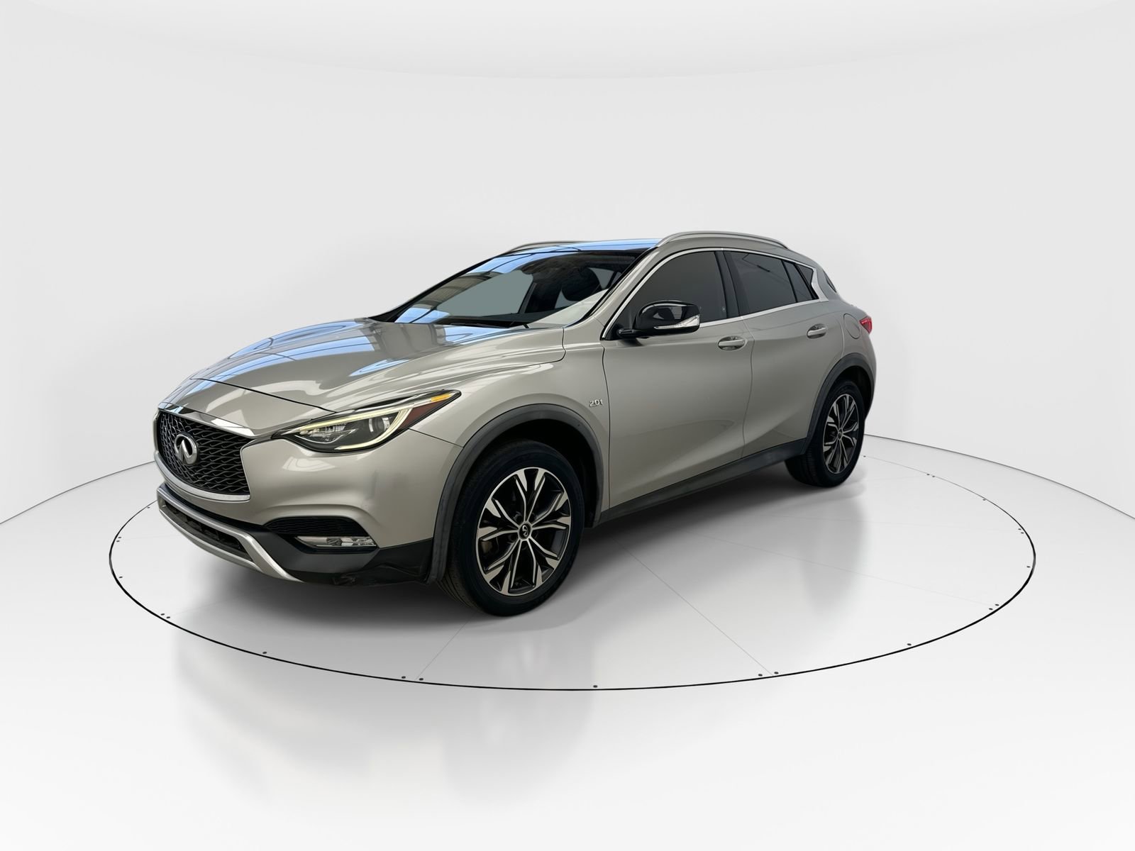 Used 2018 INFINITI QX30 Premium w/ Cargo Package image 4