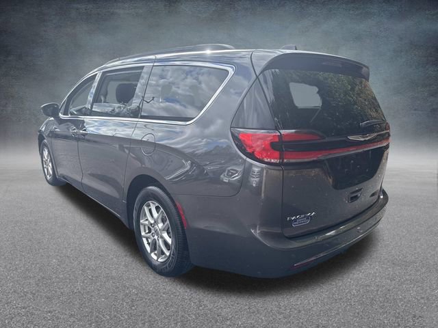 Used 2021 Chrysler Pacifica Touring image 10