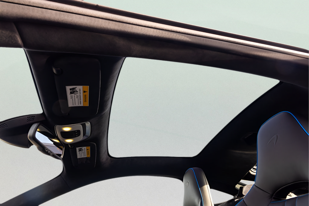 New 2025 McLaren GTS RWD image 43